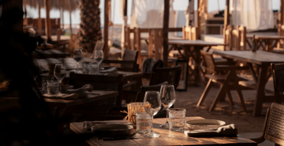 Seafront dinners in Ibiza with music and sunsets